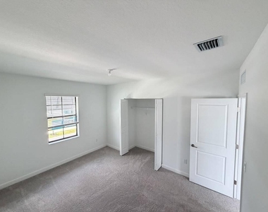 10676 Nw Wilgrove Lane - Photo Thumbnail 4