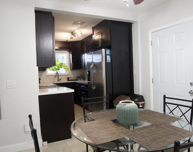 6509 Pines Parkway - Photo Thumbnail 4