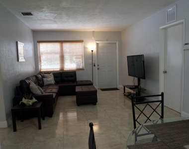 6509 Pines Parkway - Photo Thumbnail 3