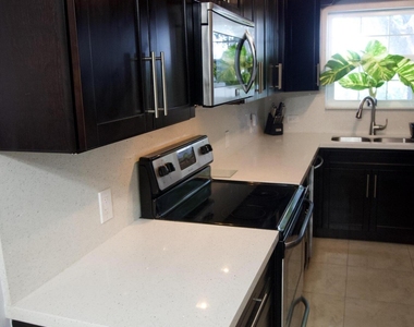 6509 Pines Parkway - Photo Thumbnail 9