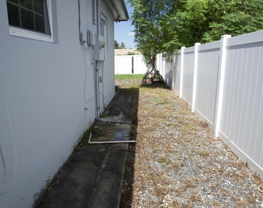 6509 Pines Parkway - Photo Thumbnail 8