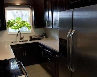6509 Pines Parkway - Photo Thumbnail 6