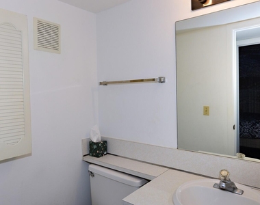 141 Newport I - Photo Thumbnail 12