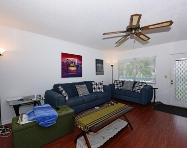141 Newport I - Photo Thumbnail 6