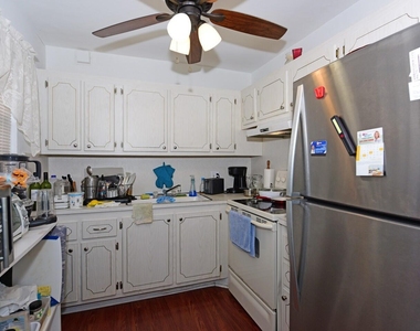 141 Newport I - Photo Thumbnail 9