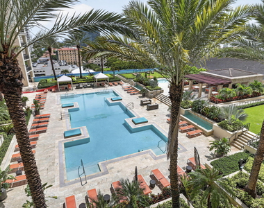 550 Okeechobee Boulevard - Photo Thumbnail 1