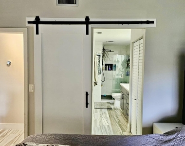2339 Sw 15th Street - Photo Thumbnail 8