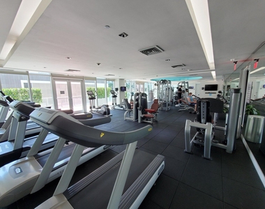500 Brickell Avenue - Photo Thumbnail 41