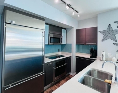 500 Brickell Avenue - Photo Thumbnail 57