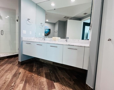 500 Brickell Avenue - Photo Thumbnail 20