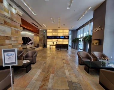 500 Brickell Avenue - Photo Thumbnail 38