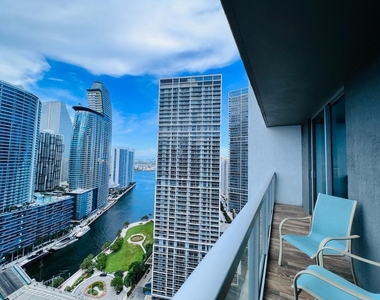500 Brickell Avenue - Photo Thumbnail 24