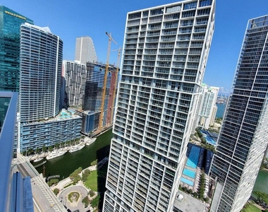 500 Brickell Avenue - Photo Thumbnail 32
