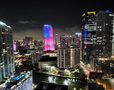 500 Brickell Avenue - Photo Thumbnail 47