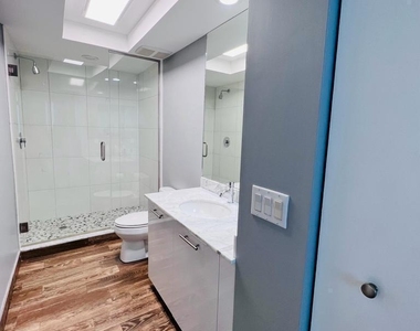 500 Brickell Avenue - Photo Thumbnail 16