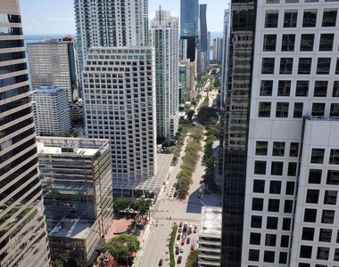 500 Brickell Avenue - Photo Thumbnail 35
