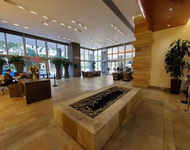 500 Brickell Avenue - Photo Thumbnail 37