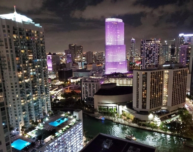500 Brickell Avenue - Photo Thumbnail 46