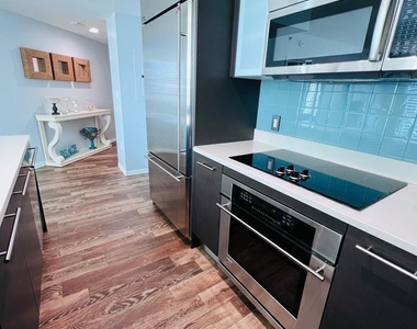 500 Brickell Avenue - Photo Thumbnail 19