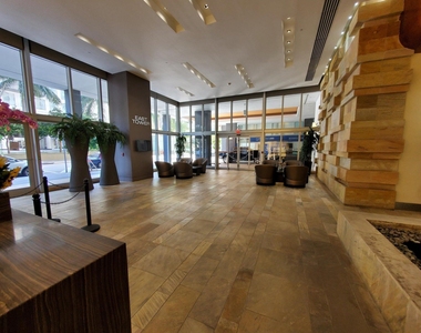 500 Brickell Avenue - Photo Thumbnail 39