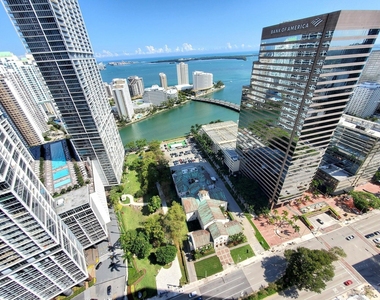 500 Brickell Avenue - Photo Thumbnail 30