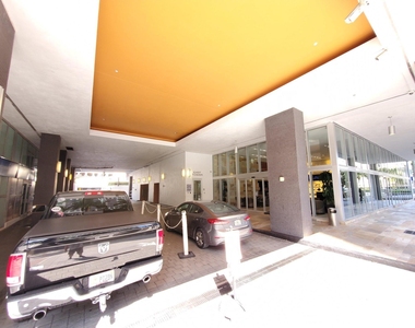 500 Brickell Avenue - Photo Thumbnail 44