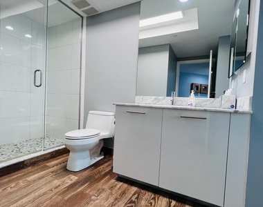 500 Brickell Avenue - Photo Thumbnail 18