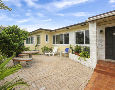 101 Inlet Way - Photo Thumbnail 1