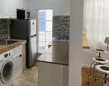 1551 Michigan Avenue - Photo Thumbnail 1