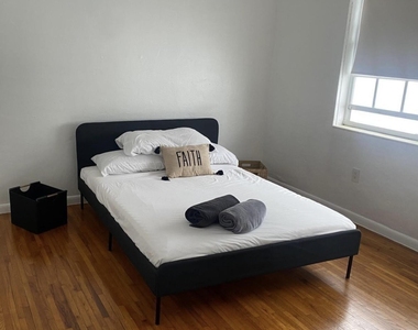 1551 Michigan Avenue - Photo Thumbnail 2