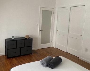 1551 Michigan Avenue - Photo Thumbnail 3
