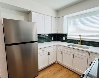 1703 Justin Lyn Street - Photo Thumbnail 6