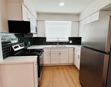 1701 Justin Lyn Street - Photo Thumbnail 6