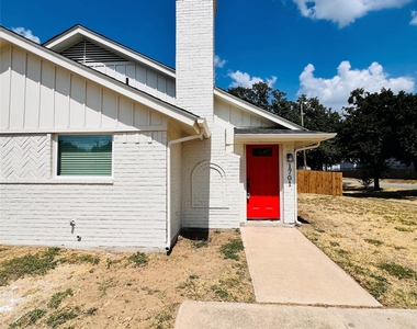 1701 Justin Lyn Street - Photo Thumbnail 3