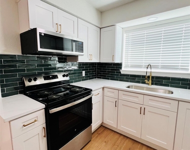 1701 Justin Lyn Street - Photo Thumbnail 7