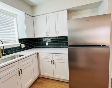 1701 Justin Lyn Street - Photo Thumbnail 8