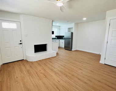1701 Justin Lyn Street - Photo Thumbnail 4