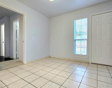 5017 Chapman Street - Photo Thumbnail 12