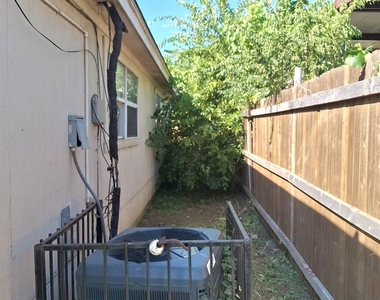 5017 Chapman Street - Photo Thumbnail 13
