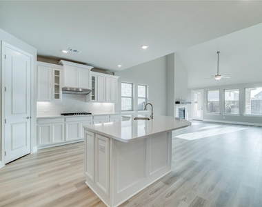 2121 Sumard Drive - Photo Thumbnail 11
