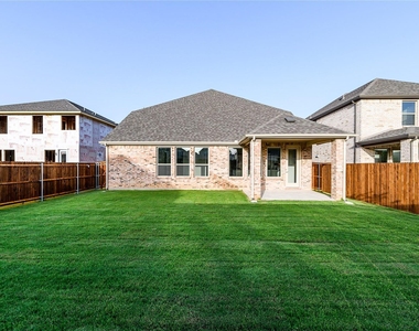 2121 Sumard Drive - Photo Thumbnail 32