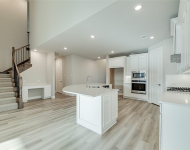 2121 Sumard Drive - Photo Thumbnail 10