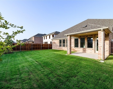2121 Sumard Drive - Photo Thumbnail 29