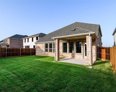2121 Sumard Drive - Photo Thumbnail 27