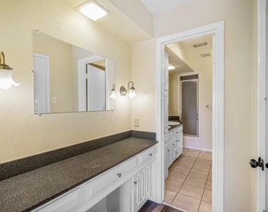 3621 Stables Lane - Photo Thumbnail 19
