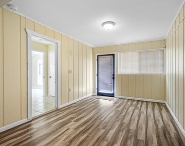 3621 Stables Lane - Photo Thumbnail 10