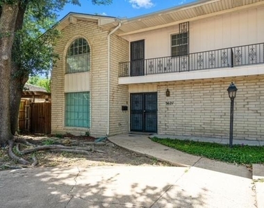 3621 Stables Lane - Photo Thumbnail 3