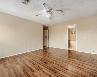 4155 N Coral Springs Drive - Photo Thumbnail 8