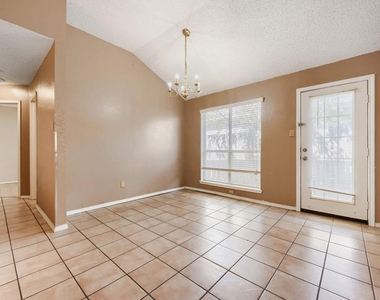 4155 N Coral Springs Drive - Photo Thumbnail 10