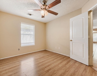 4155 N Coral Springs Drive - Photo Thumbnail 11